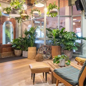3* Hotel West