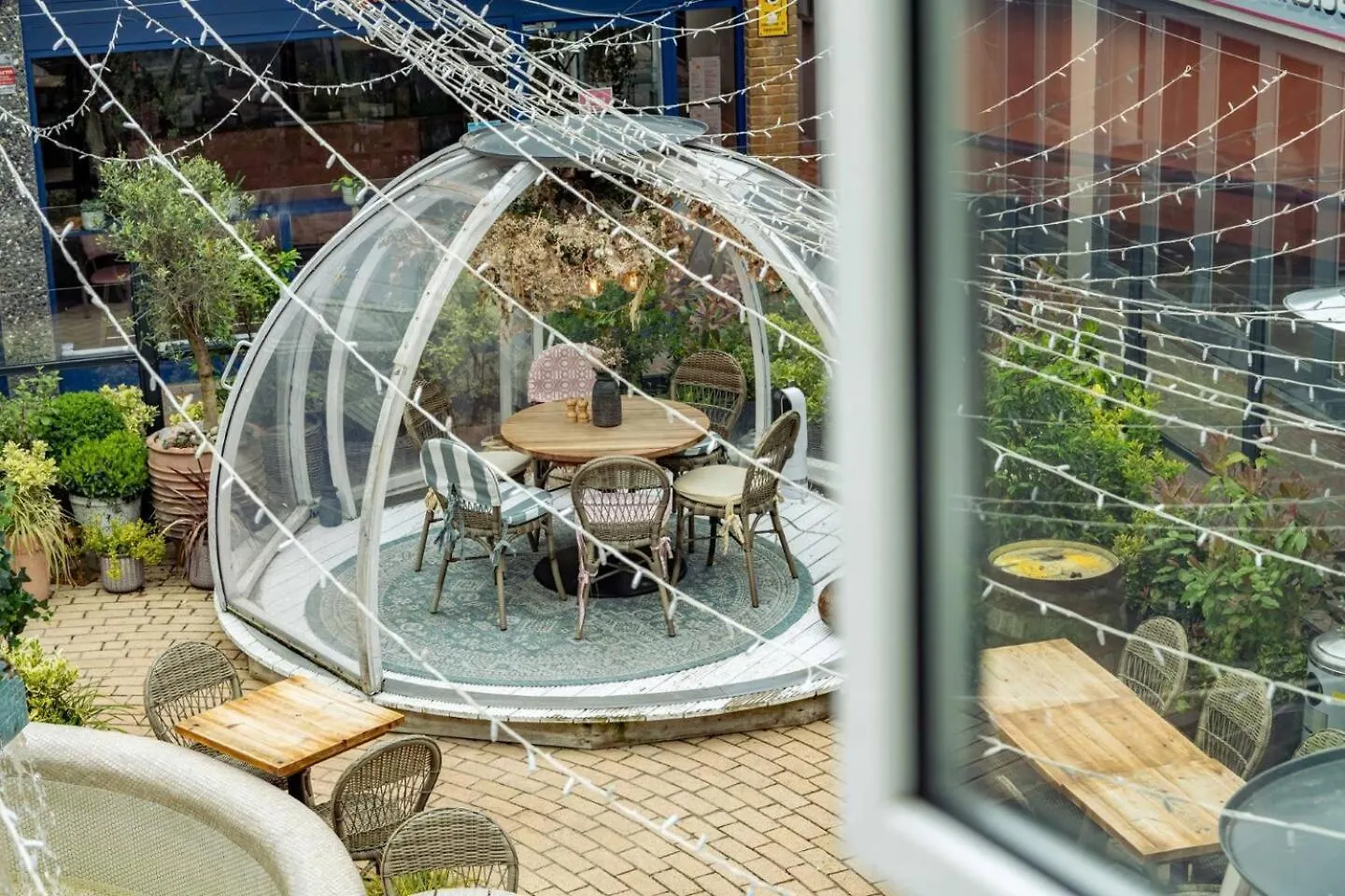 Gated Modern Mews Apartment Pass The Keys Brighton United Kingdom